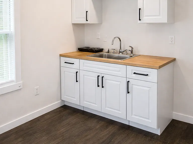 671 E Court St #11 — Photo 2