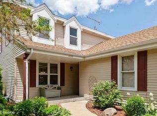 1222 River Park Cir E, Mukwonago, WI 53149