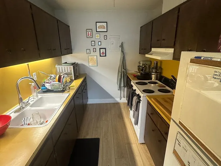 1502 Drake Dr — Photo 4