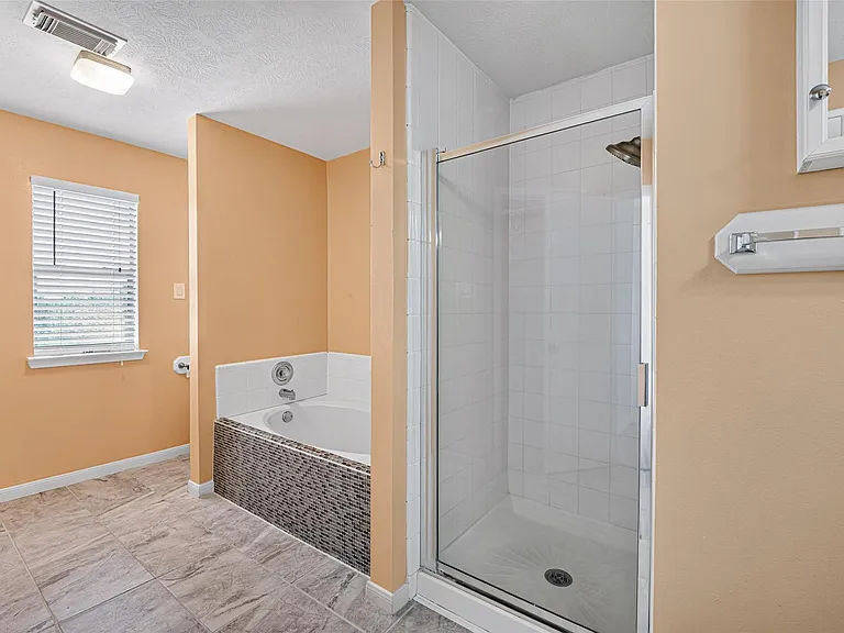1806 Oak Ridge Dr — Photo 25