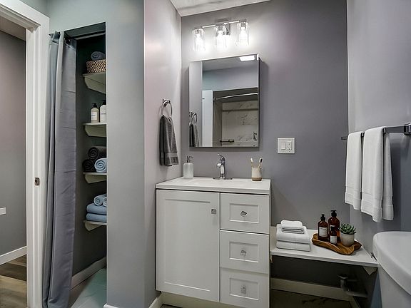 3rd image of 5566 Hillside Ave #5576-06