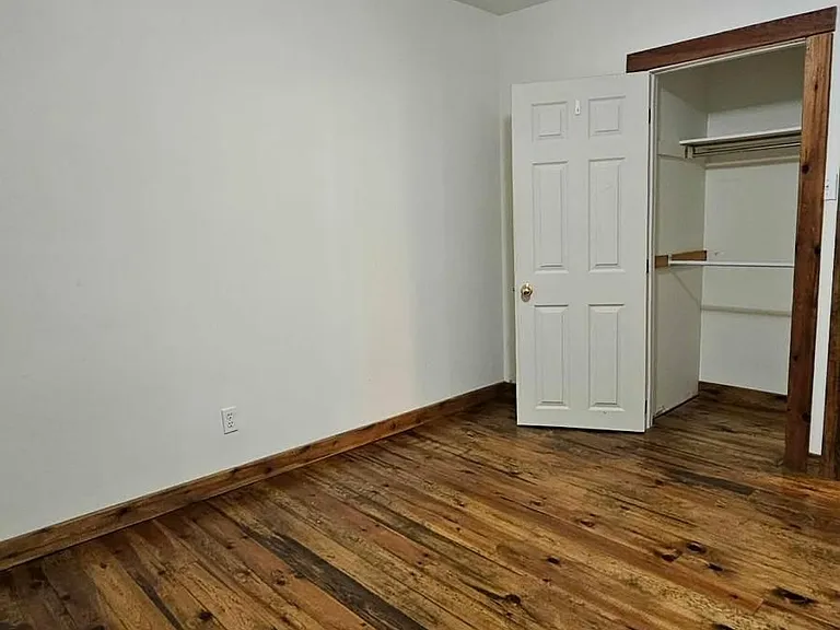 22208 Loyalist Pkwy — Photo 5