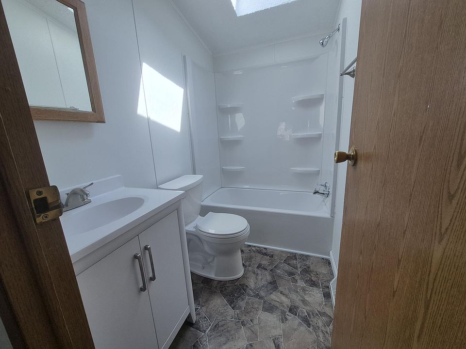 1st image of 893 Spring Ridge Dr #916
