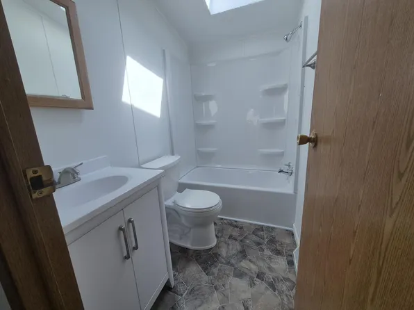 893 Spring Ridge Dr #916, Iowa City, IA 52246