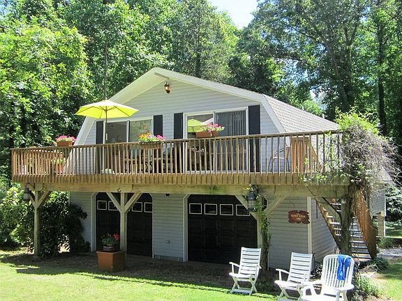 GuestHouseFrontView