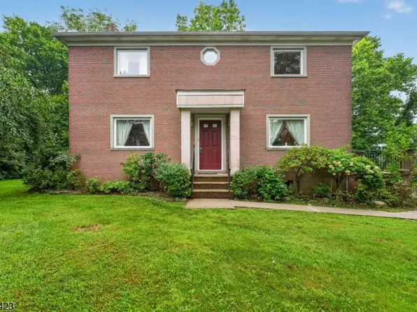 9 Woods Edge Ct, White Twp., NJ 07823