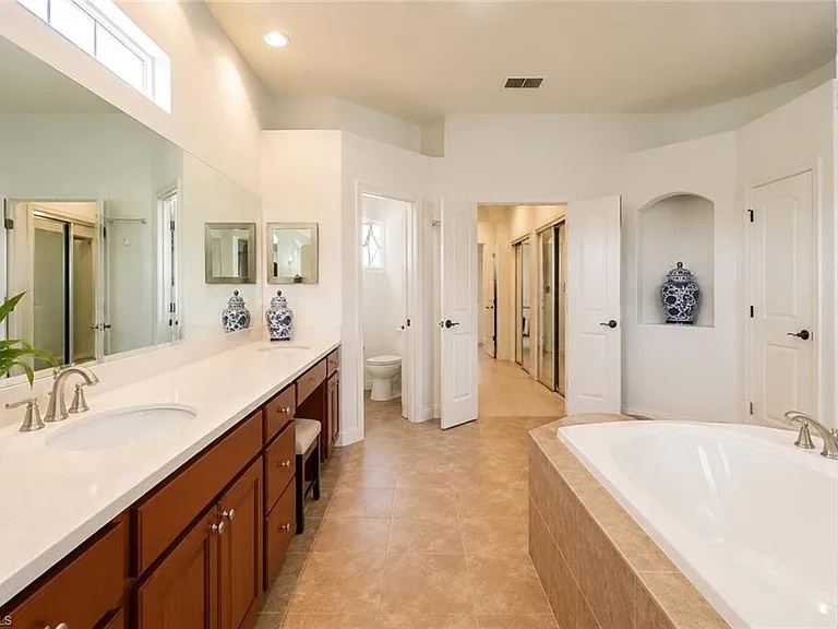 8263 Potomac Ln — Photo 34