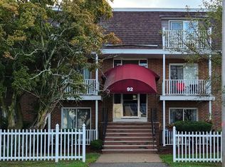 92 Beacon St APT 3, Lawrence, MA 01843