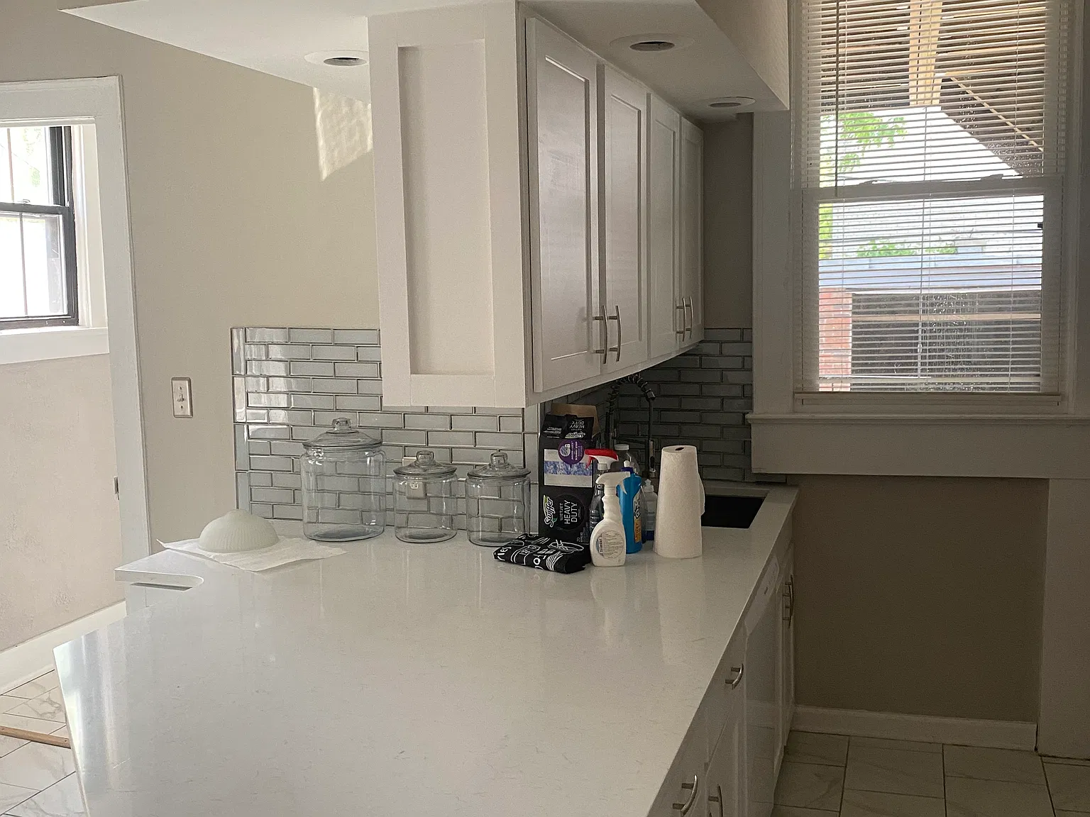 506 Linwood Ave — Photo 2