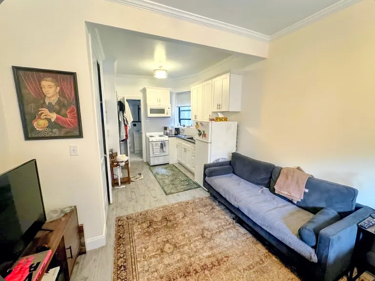 403 E 73rd St #3B — Photo 2