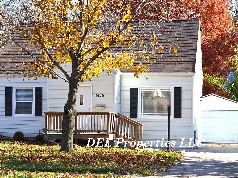 4139 11th St, 3 bed 2 bath, fenced back yard