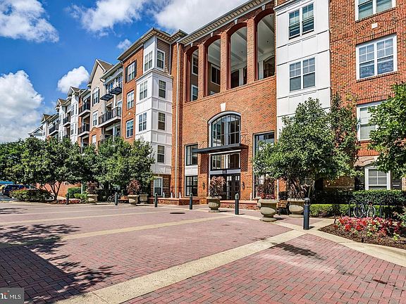 2nd image of 501 Hungerford Dr APT 319