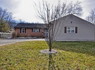 11 King Edward Rd, West Hartford, CT 06117