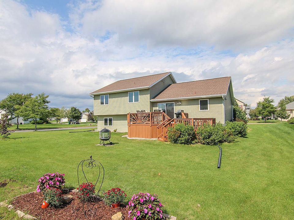 2nd image of 300 E Northlawn Dr
