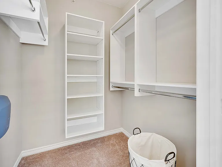 Greenhaven Apartments — Photo 10