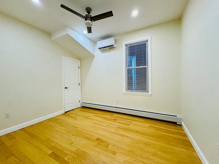 21 E 15th St #1 — Photo 17