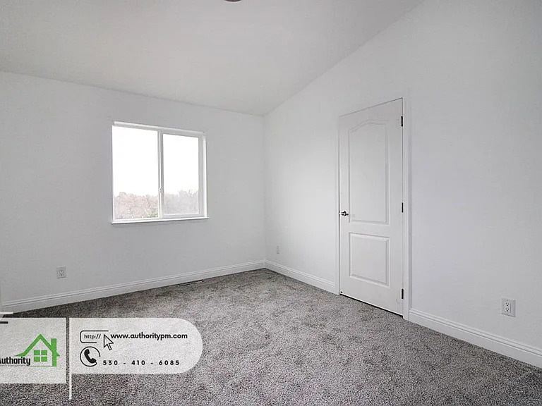18848 Lorina Dr — Photo 11