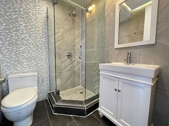 3rd image of 30 Catherine St #2L