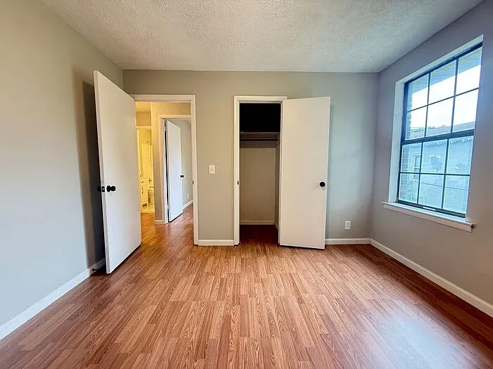 2618 Foster Ave #B — Photo 8