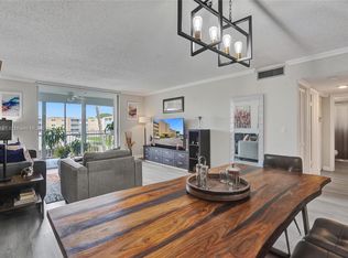 202 SE 10th St APT 302, Dania Beach, FL 33004