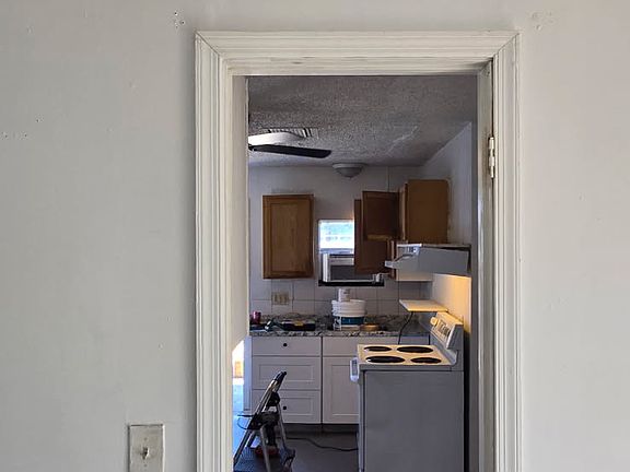 4th image of 1807 Maple Dr #B