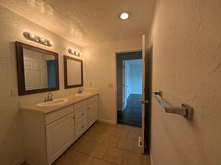 4526 E Frederick Ave — Photo 12