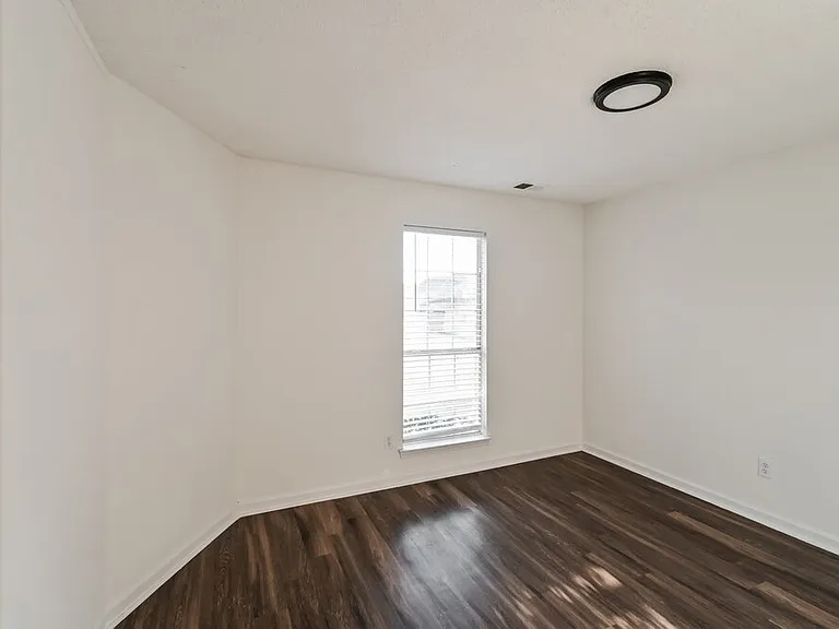7159 Creekside Dr — Photo 12