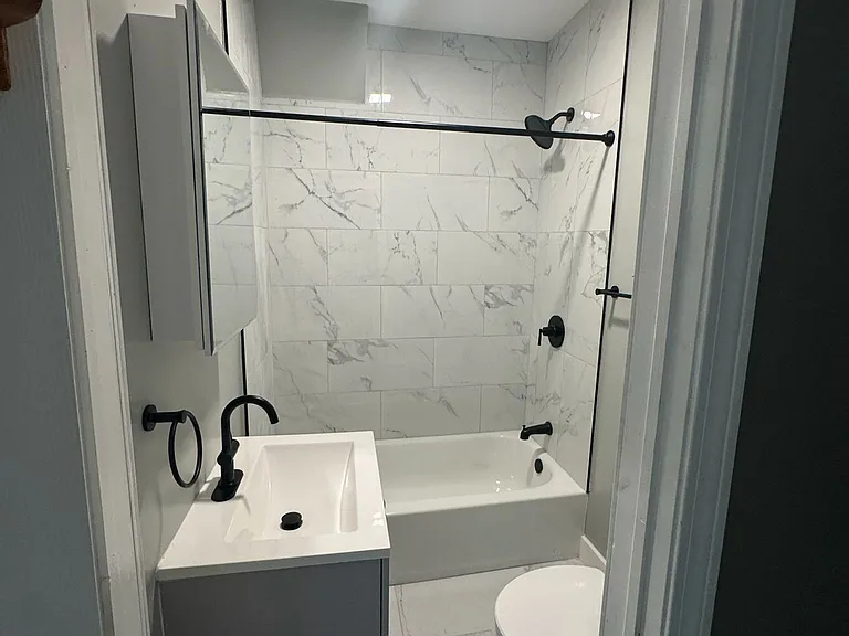 1120 Central Ave #1 — Photo 3