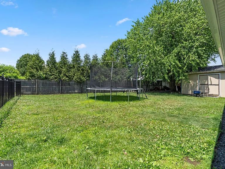 2 Lee Ct — Photo 40