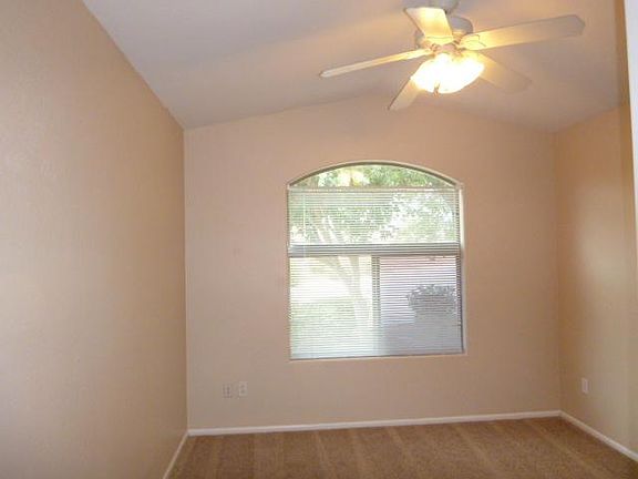 3rd image of 791 E Leslie Ave