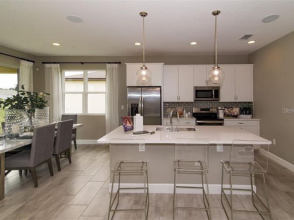 3rd image of 3850 Pinewood Gardens Blvd