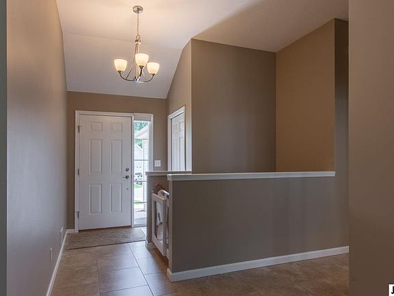 2nd image of 2224 Linda Ct