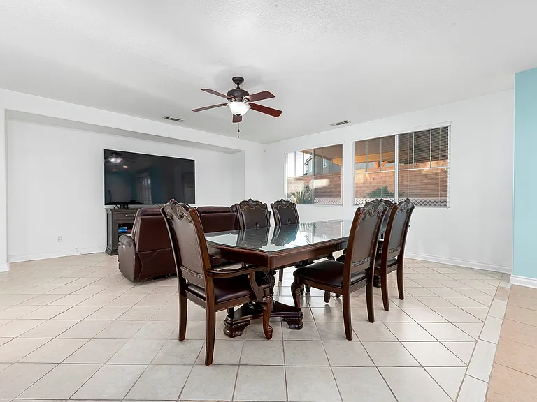 39299 Gainsborough Dr — Photo 7