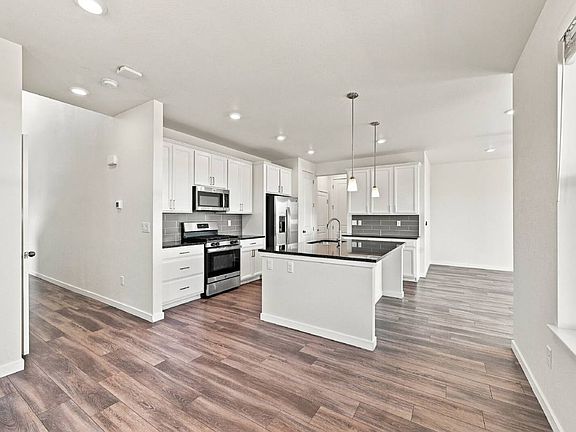 5th image of 702 W 176th Ave