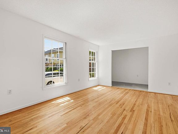 2nd image of 1717 Dana St
