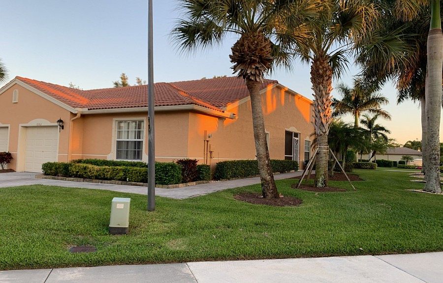 2nd image of 8362 Logia Cir