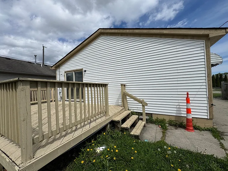 8716 Timken Ave — Photo 18