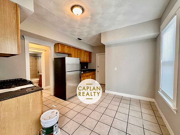 4th image of 281 W Ivy St #B1