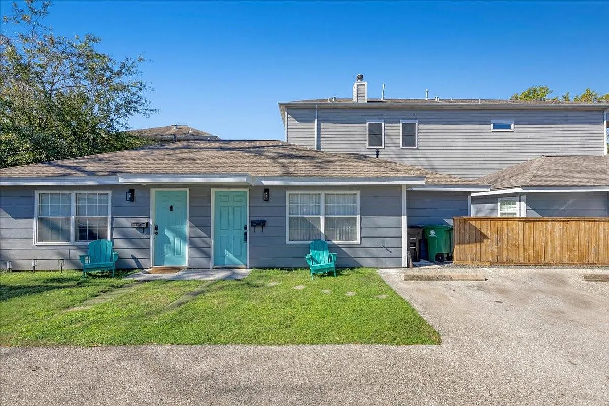 2 bed, 1.0 bath, 700 sqft, $1,595 — Photo 1