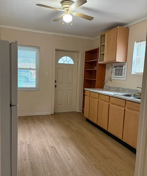 1706 E Emma St #A — Photo 4