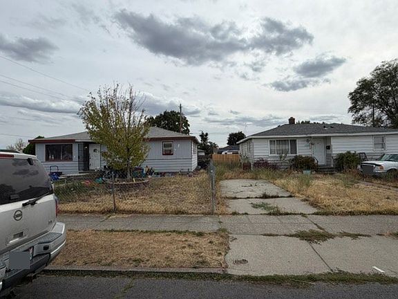 2nd image of 1328 E Hoffman Ave