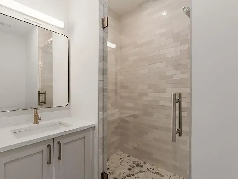 1237 Memorial Dr SE #102 — Photo 1