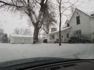 793 6th St, Windom, MN 56101