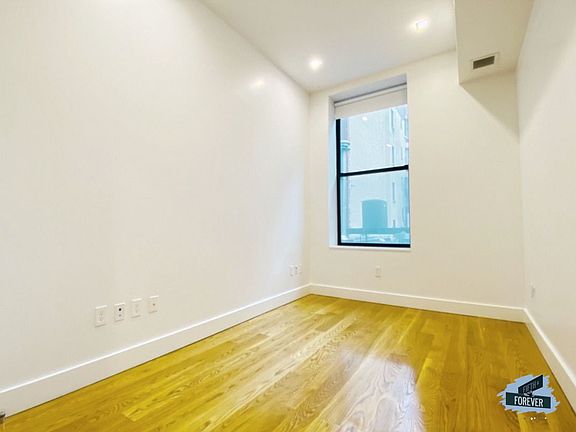5th image of 223 E 80th St #2