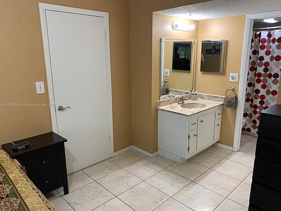 3rd image of 704 SE 2nd Ave APT 440