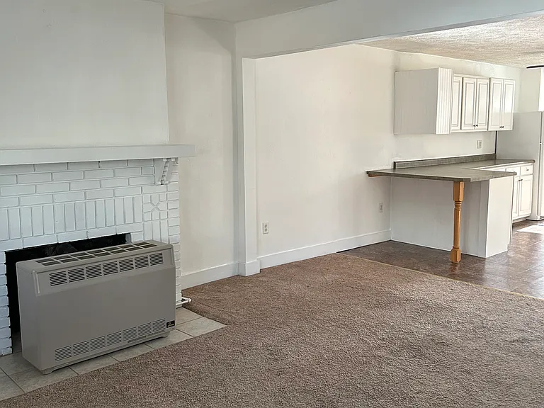1430 Muldowney Ave — Photo 7