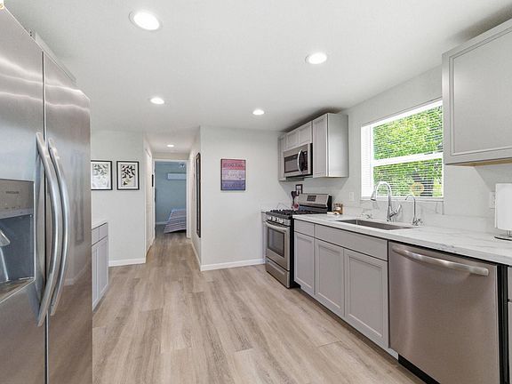 4th image of 3045 Salmon Rd