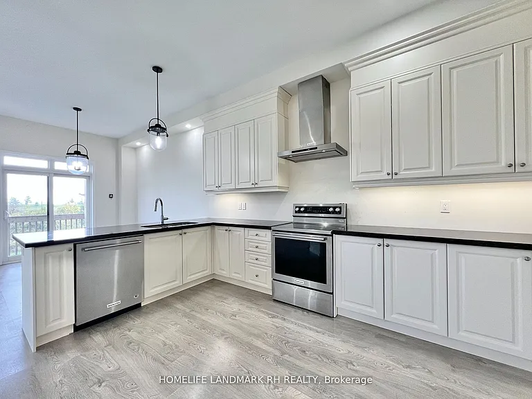 28 Elyse Ct — Photo 5