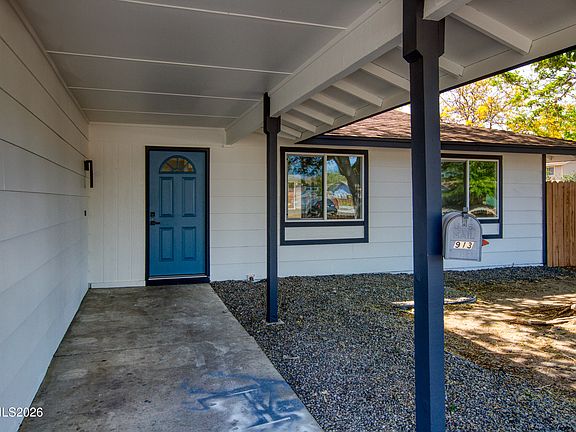 3rd image of 913 Glen Molly Dr