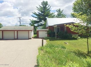 10593 S Mackinaw Trl, Cadillac, MI 49601